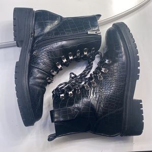 PrettyLittleThing Black snake skin boots